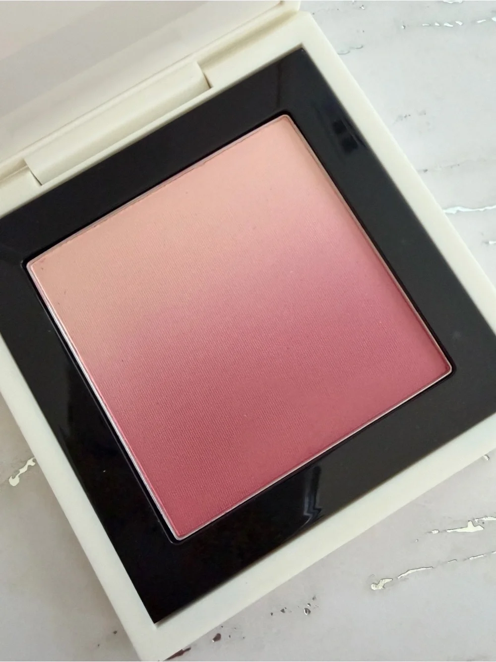 NIB MAC x Toledo Limited Edition Gradient Blush Compact in Kindergarten Red
